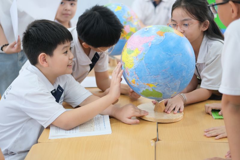 chuong trinh day hoc cho be 5 tuoi co tieng anh giup be tu tin